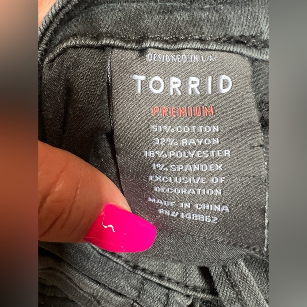 Torrid Skinny Black Jeans with Sleek Fit - Picture 6 of 7